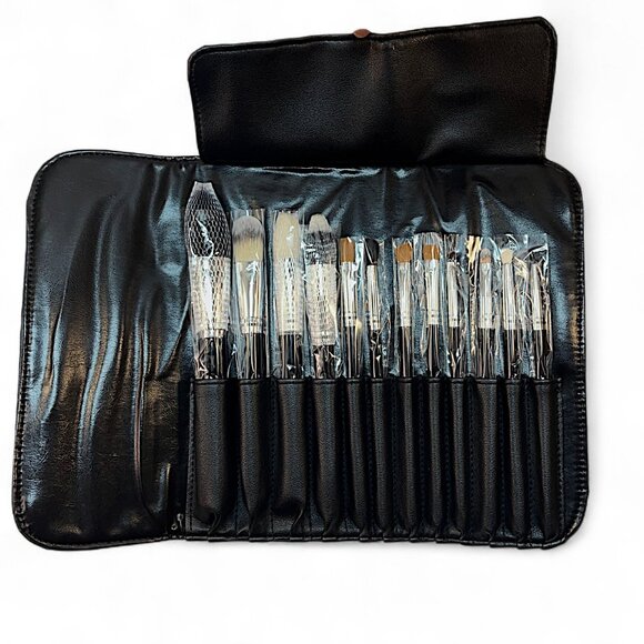 Marily Monroe 12 Piece Makeup Brush Set Black Travel Kit NWT - Picture 2 of 6